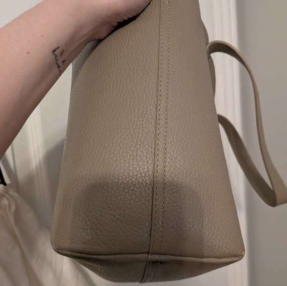 Cuyana Small Structured Taupe Leather Tote Bag - Picture 5 of 8